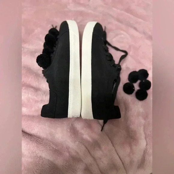 Circus By Sam Edelman Carmela Pompom Sneaker 8.5 NEW in box. No lid. - Picture 5 of 5